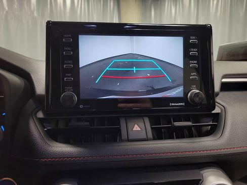 Used 2021 Toyota RAV4 SE image 18