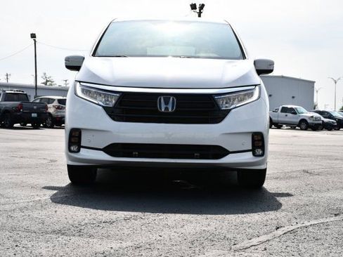 Certified 2024 Honda Odyssey Touring image 2