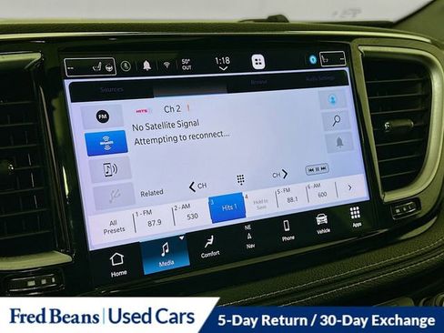 Used 2023 Chrysler Pacifica Limited w/ S Appearance Package image 17