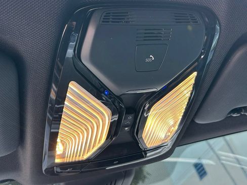 Used 2022 BMW X5 sDrive40i w/ M Sport Package RWD image 69