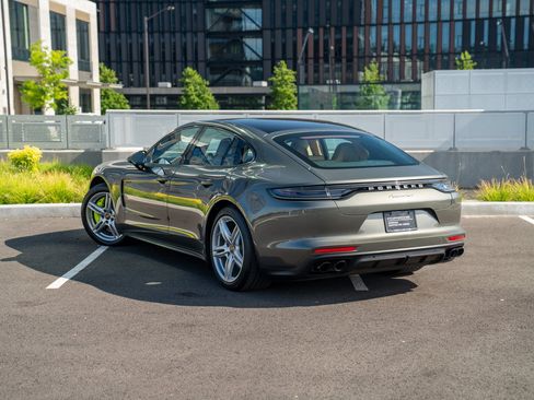 Certified 2023 Porsche Panamera 4 AWD/4WD image 3