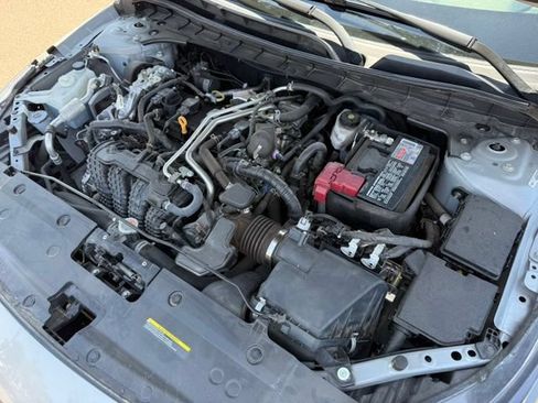 Used 2024 Nissan Altima 2.5 SV FWD image 40