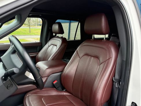 Used 2023 Ford Expedition Limited AWD/4WD image 16