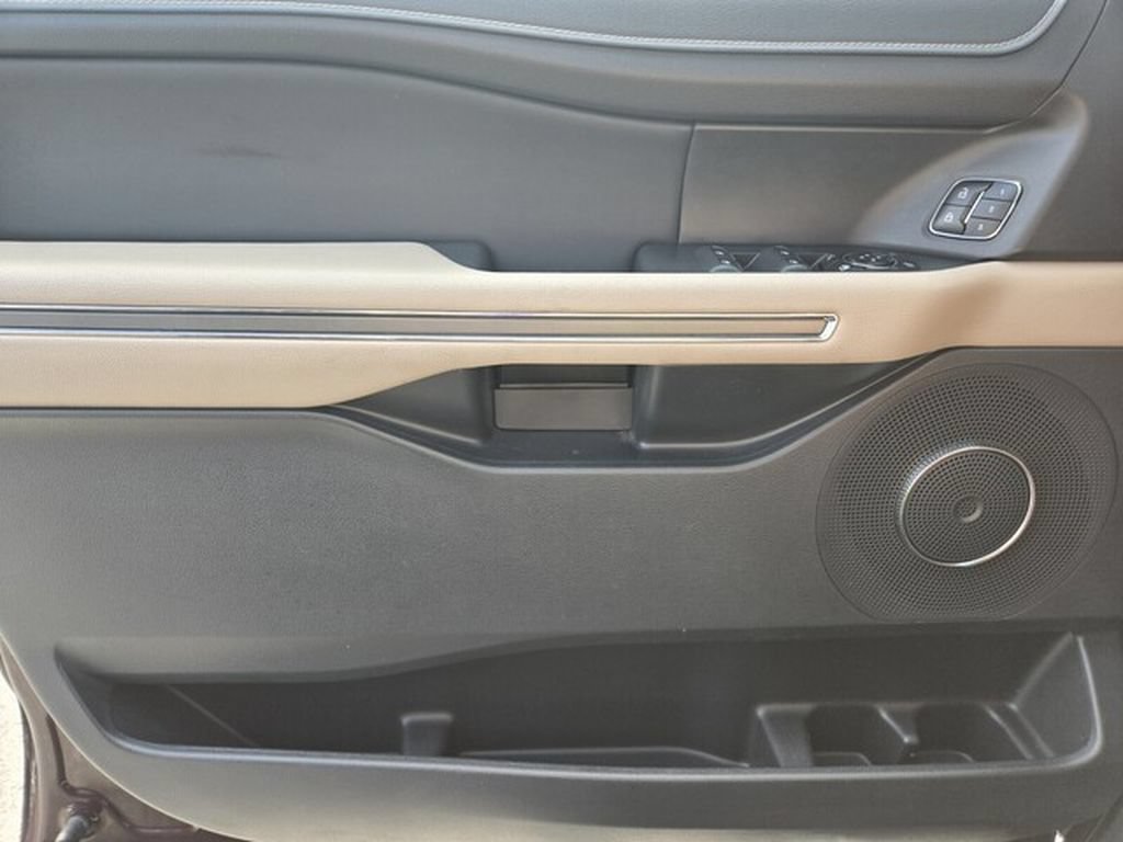 Used 2023 Ford Expedition XLT RWD image 33