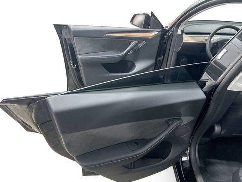 Certified 2023 Tesla Model Y Long Range AWD/4WD image 10
