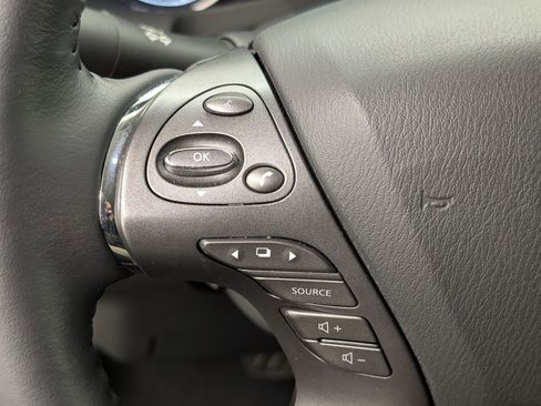 Used 2024 Nissan Murano Platinum w/ Cargo Package image 16