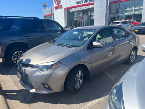 Used 2014 Toyota Corolla LE FWD image 2