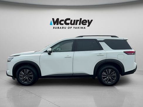 Used 2024 Nissan Pathfinder SV AWD/4WD image 2