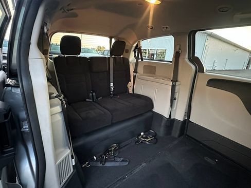Used 2014 Dodge Grand Caravan SXT FWD image 28