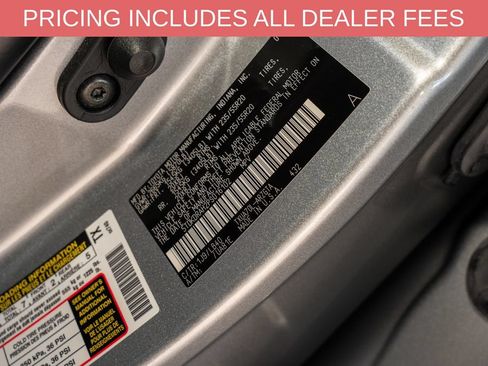 Used 2023 Toyota Highlander Limited FWD image 23