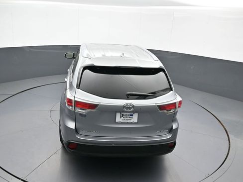 Certified 2016 Toyota Highlander XLE AWD/4WD image 41