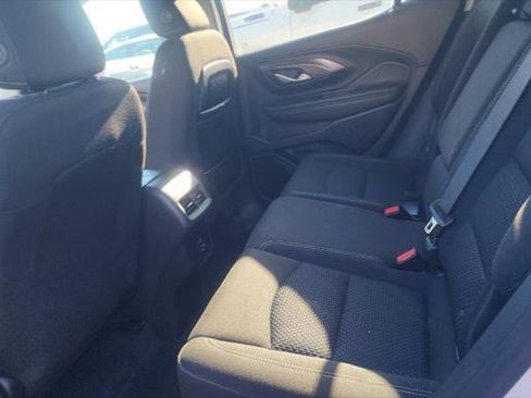 Used 2024 GMC Terrain SLE image 16