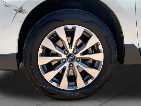 Used 2018 Subaru Outback 2.5i Touring w/ Popular Package #3 AWD/4WD image 11