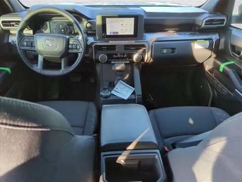 Certified 2025 Toyota Tacoma SR5 AWD/4WD image 24