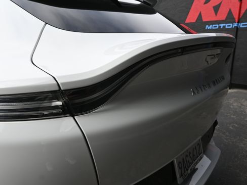 Used 2022 Aston Martin DBX AWD/4WD image 20