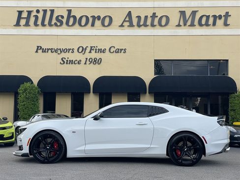 Used 2019 Chevrolet Camaro SS RWD image 4