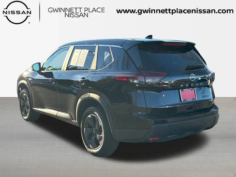 Used 2024 Nissan Rogue SV image 7