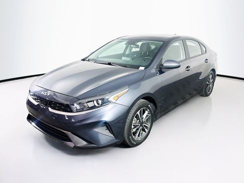 Used 2023 Kia Forte LXS FWD image 3