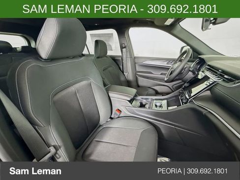 New 2025 Jeep Grand Cherokee L Laredo w/ Luxury Tech Group I image 29