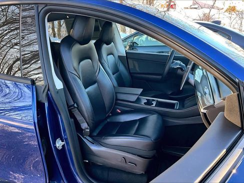 Used 2021 Tesla Model Y Long Range image 8