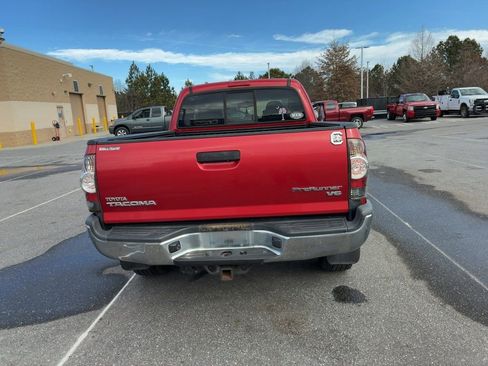 Used 2011 Toyota Tacoma PreRunner w/ TRD Off-Road Pkg image 10