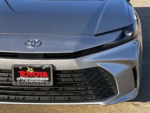 Used 2025 Toyota Camry LE image 8