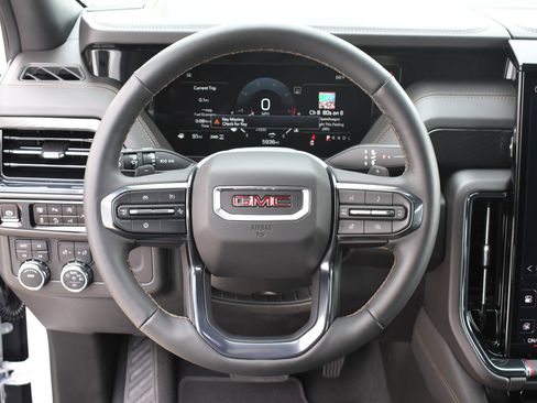 Used 2025 GMC Yukon AT4 image 19