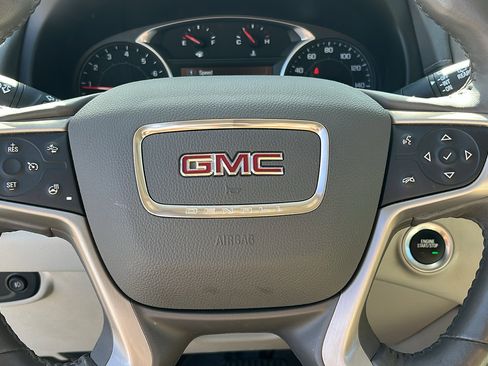 Used 2018 GMC Terrain Denali w/ Advanced Safety Package image 15