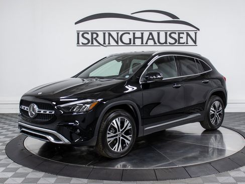 New 2025 Mercedes-Benz GLA 250 4MATIC image 1