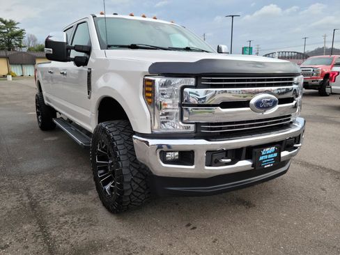 Used 2018 Ford F250 Lariat w/ Lariat Ultimate Package image 3