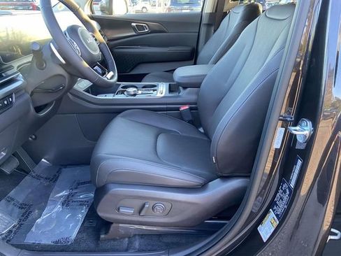 New 2026 Kia Carnival SX w/ SX Dark Edition Package FWD image 11