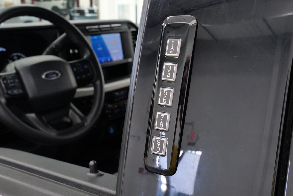 Used 2023 Ford F250 XLT AWD/4WD image 16