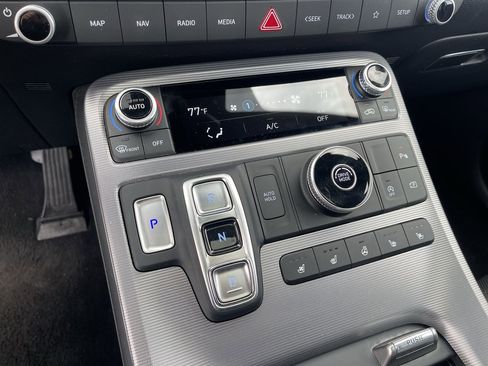 Used 2024 Hyundai Palisade Calligraphy image 16