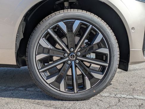 New 2026 Volvo XC60 B5 Ultra w/ Protection Package Premier AWD/4WD image 11