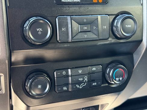 Used 2022 Ford F250 XL w/ Power Equipment Group image 7