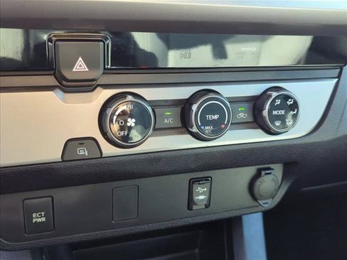 Used 2017 Toyota Tacoma SR5 RWD image 20
