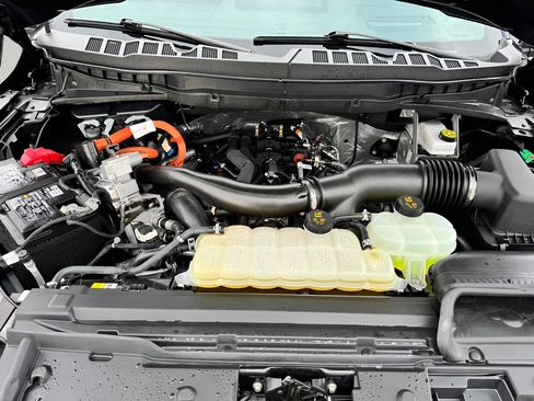 Used 2025 Ford F150 Platinum w/ Equipment Group 702A High AWD/4WD image 37