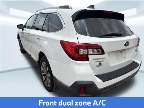 Used 2018 Subaru Outback 3.6R Touring AWD/4WD image 12