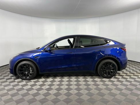 Used 2023 Tesla Model Y Long Range image 10