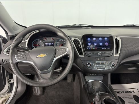 Used 2022 Chevrolet Malibu LT FWD image 3