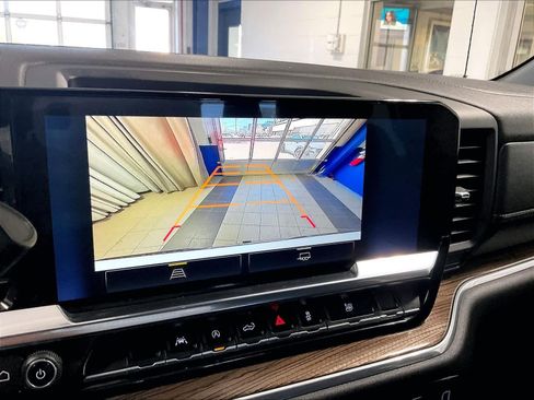 Used 2024 Chevrolet Silverado 1500 LT AWD/4WD image 19