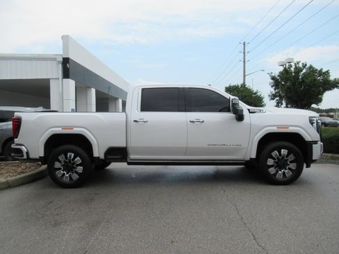 Used 2025 GMC Sierra 2500 Denali w/ Denali Reserve Package AWD/4WD image 2