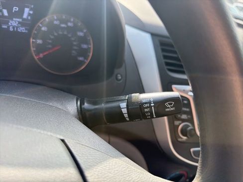 Used 2012 Hyundai Accent GLS FWD image 16