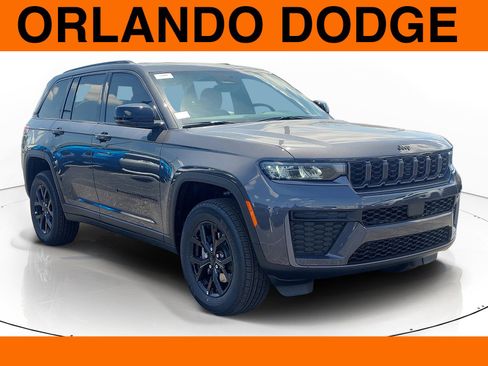 New 2026 Jeep Grand Cherokee Altitude RWD image 2