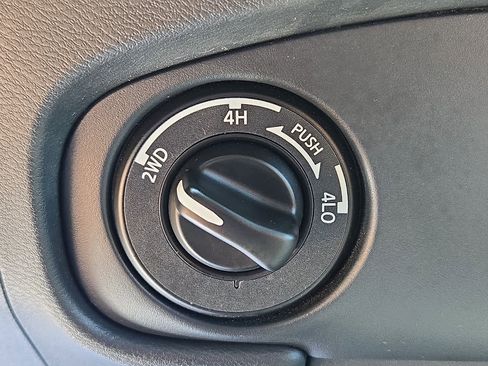 Used 2022 Nissan Frontier S AWD/4WD image 24