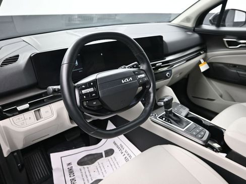 New 2026 Kia Sportage EX w/ EX Panorama Roof Package FWD image 13