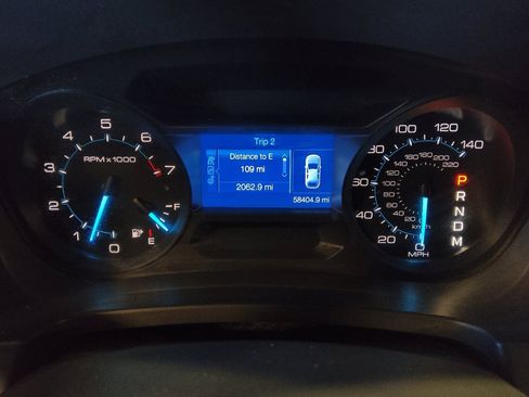 Used 2015 Ford Explorer image 23