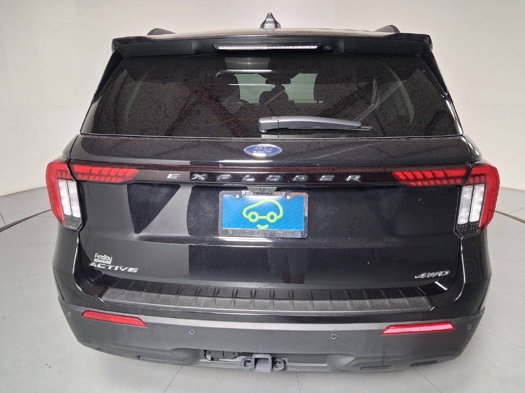 Used 2025 Ford Explorer Active AWD/4WD image 5