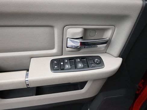 Used 2012 RAM 1500 Classic SLT RWD image 3