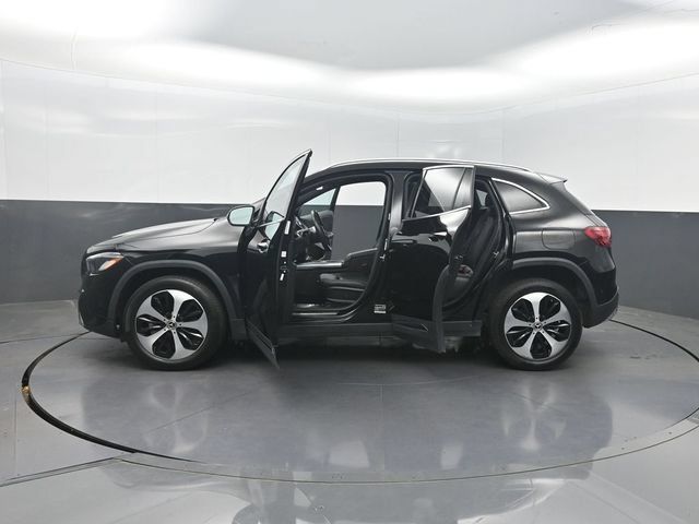 Used 2025 Mercedes-Benz GLA 250 image 34